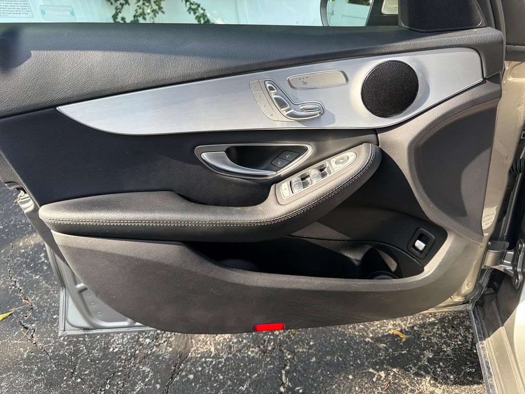 Used 2019 Mercedes-Benz C 300 4MATIC Sedan image 11