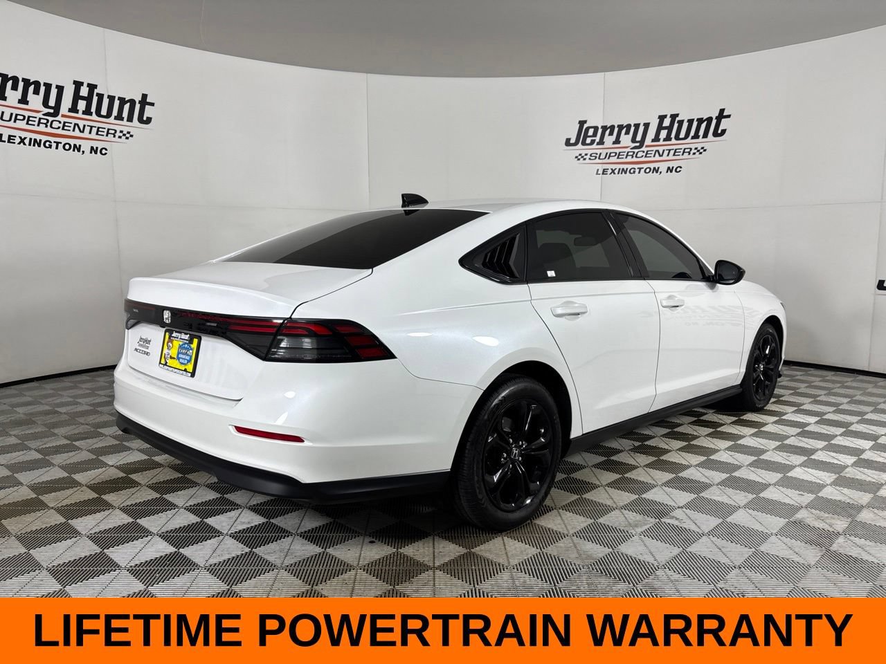 Used 2025 Honda Accord SE image 5