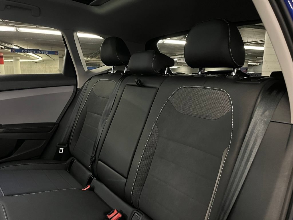Certified 2024 Volkswagen Taos SE w/ Panoramic Sunroof Package AWD/4WD image 22