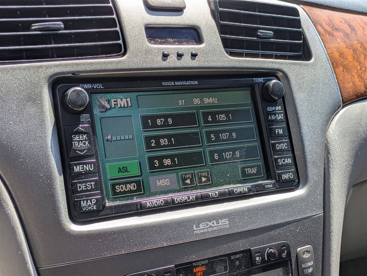 Used 2005 Lexus ES 330 FWD image 19