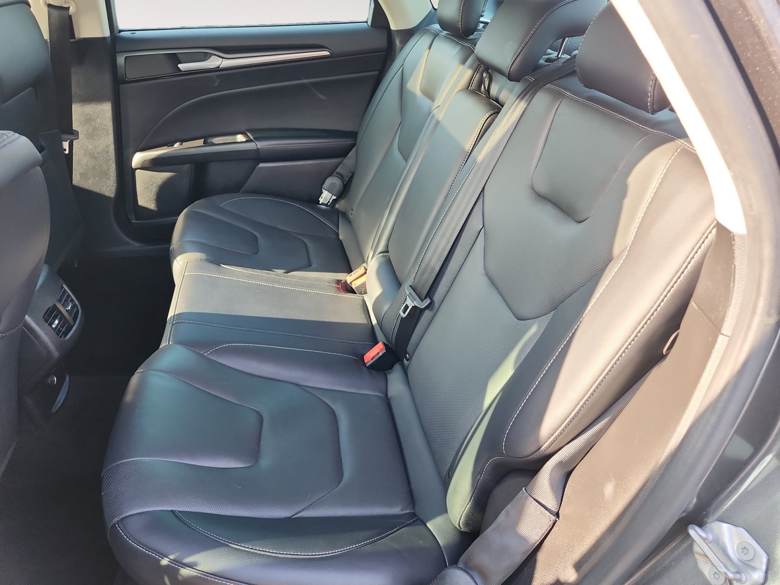 Used 2019 Ford Fusion Titanium FWD image 14