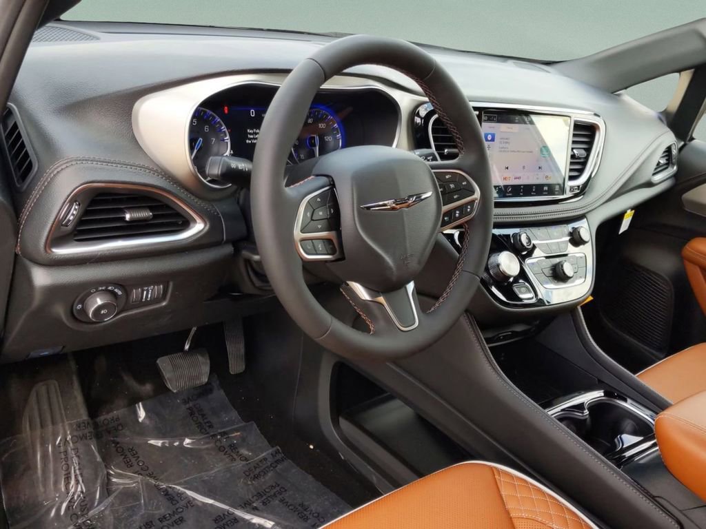 New 2026 Chrysler Pacifica Pinnacle image 11