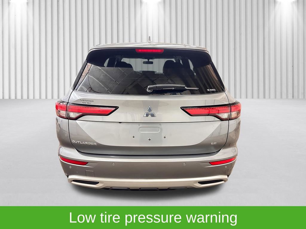Used 2022 Mitsubishi Outlander SE AWD/4WD image 9