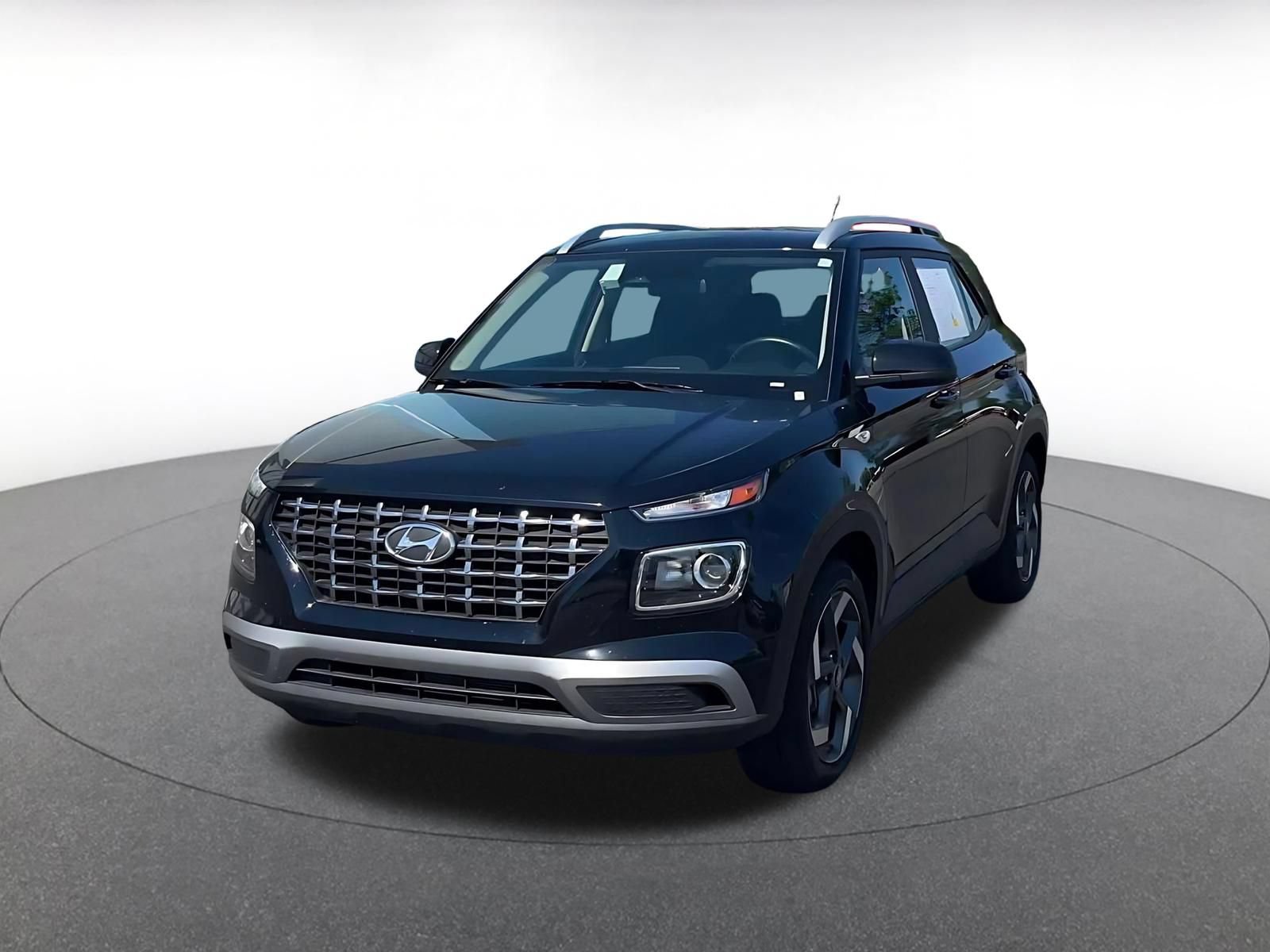 Used 2026 Hyundai Venue SEL FWD image 4