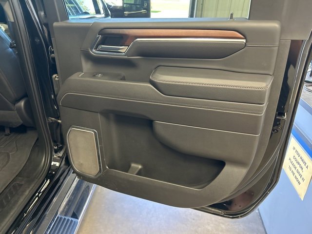 Used 2024 GMC Sierra 3500 Denali w/ Denali Reserve Package image 33