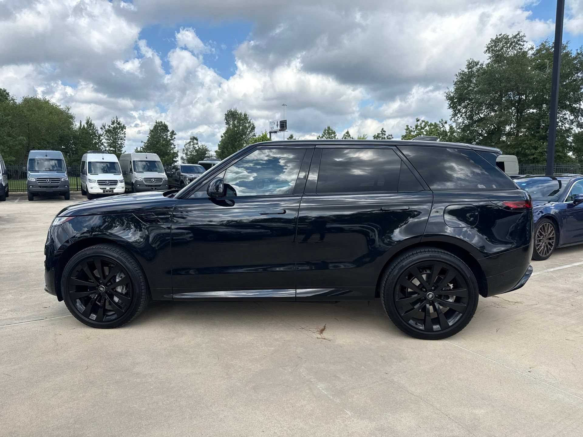 Used 2025 Land Rover Range Rover Sport Dynamic SE AWD/4WD image 7