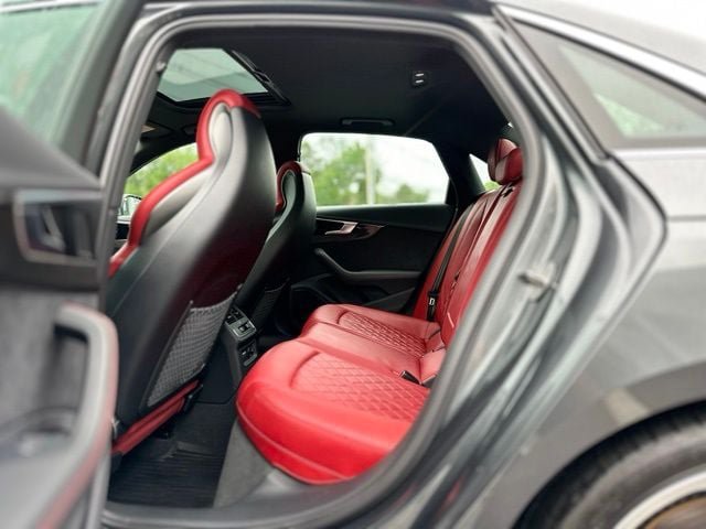 Used 2023 Audi S4 Premium Plus w/ Premium Plus Package AWD/4WD image 19