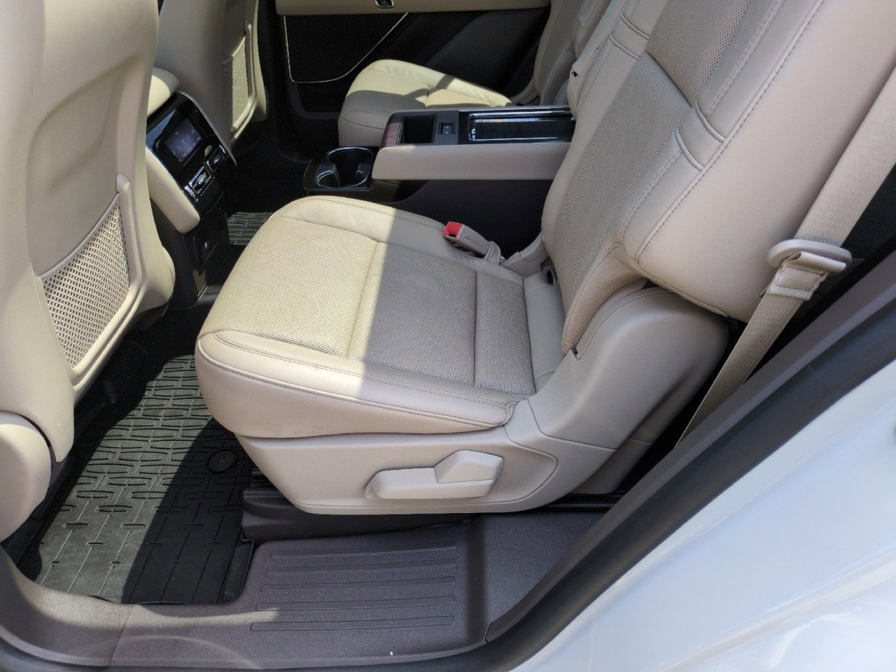 Used 2022 Lincoln Aviator Reserve w/ Equipment Group 201A RWD image 36