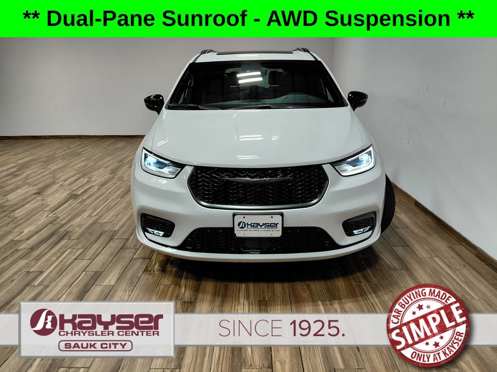 New 2026 Chrysler Pacifica Limited w/ S Appearance Package AWD/4WD image 2