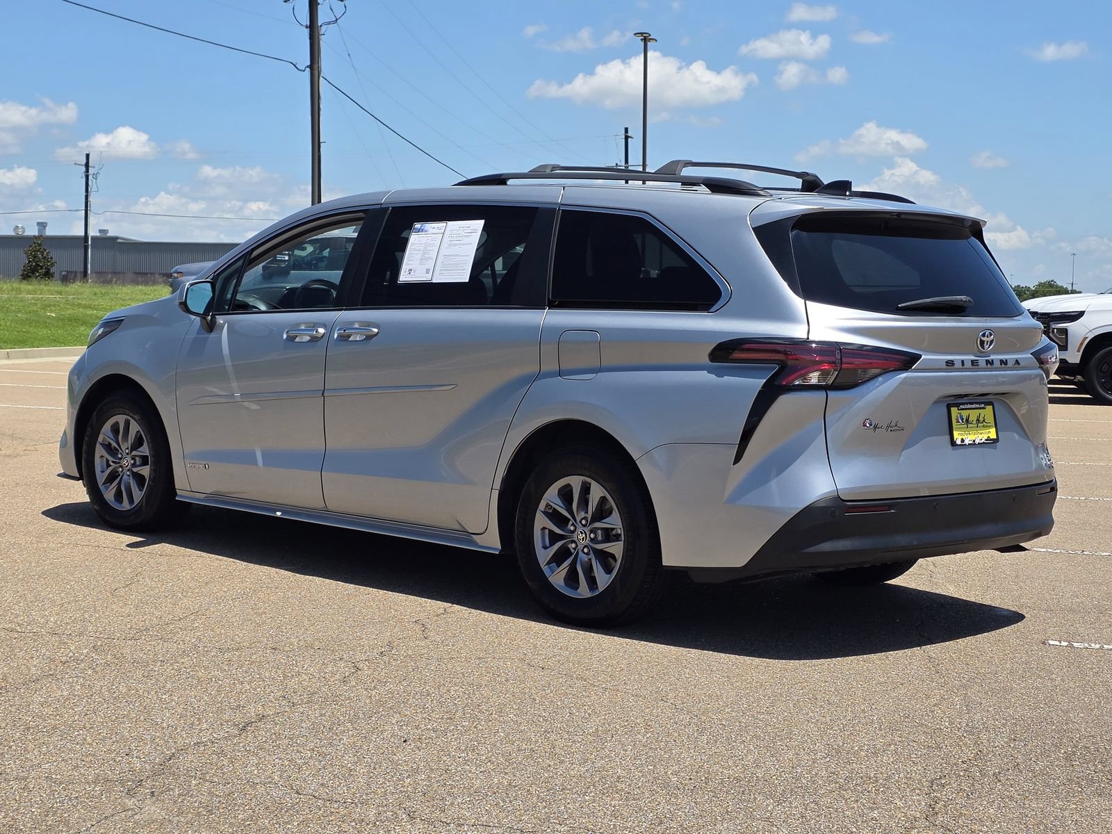 Used 2021 Toyota Sienna XLE FWD image 7