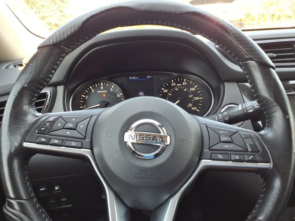 Certified 2020 Nissan Rogue SV FWD image 9