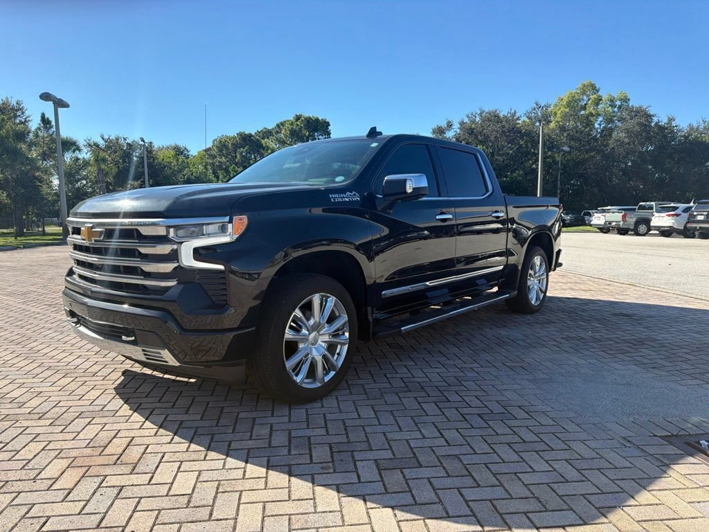 Used 2024 Chevrolet Silverado 1500 High Country w/ High Country Premium Package AWD/4WD image 7