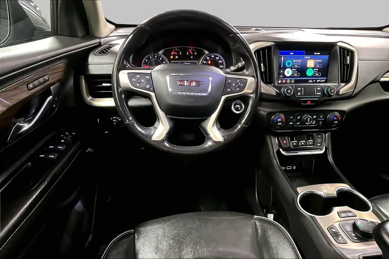 Used 2020 GMC Terrain Denali w/ Denali Premium Package AWD/4WD image 6