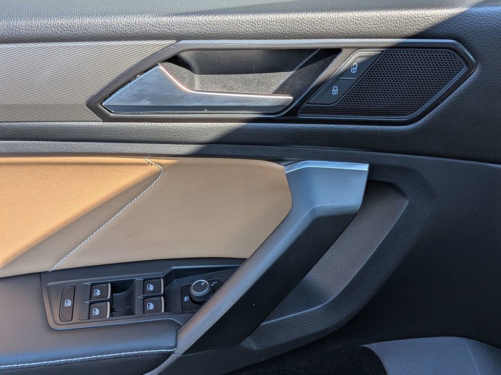 Used 2023 Volkswagen Tiguan SE image 14