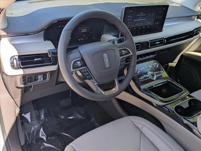 Used 2022 Lincoln Nautilus FWD w/ Premium Package image 10