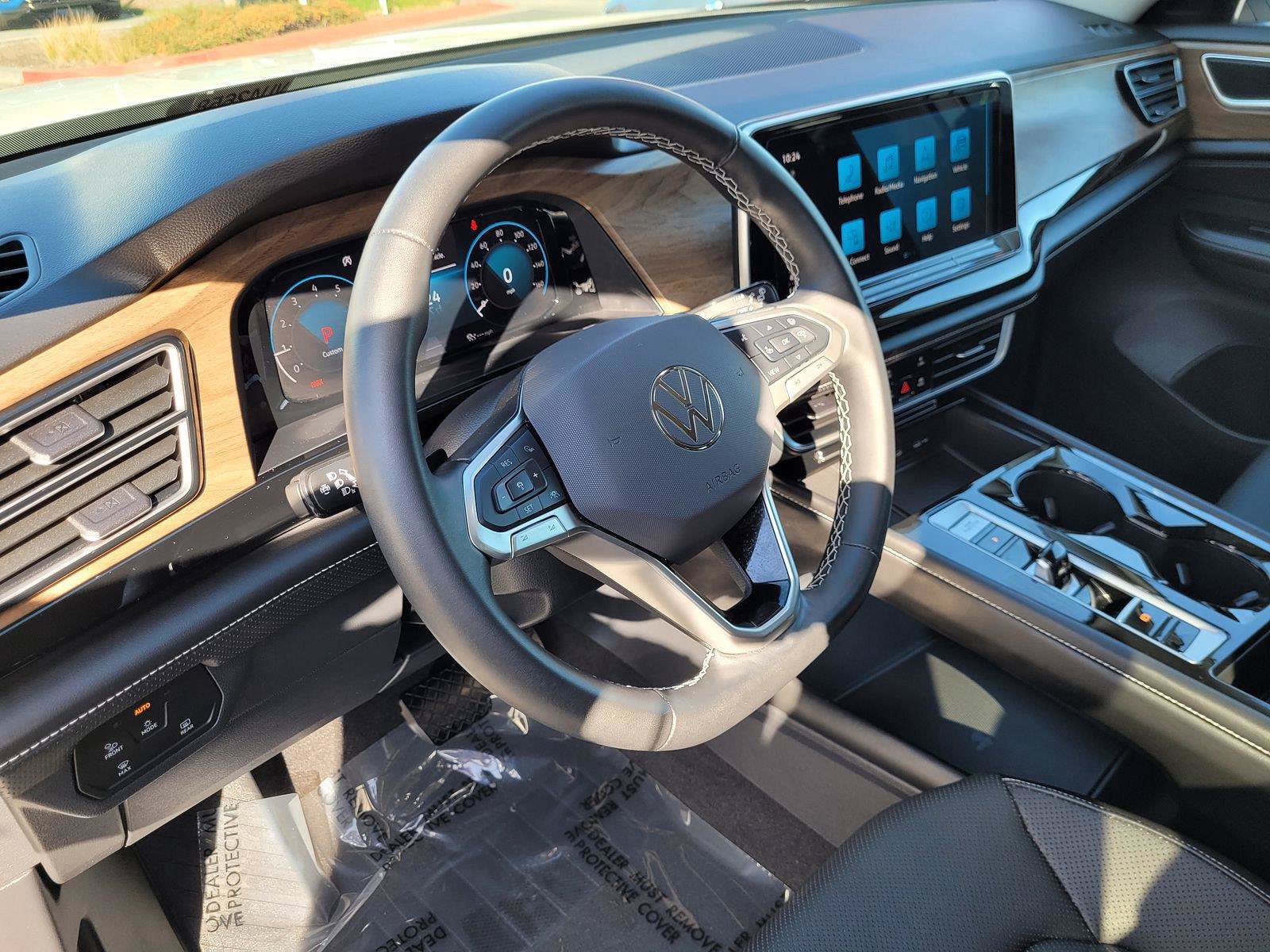 Certified 2024 Volkswagen Atlas SE FWD image 11