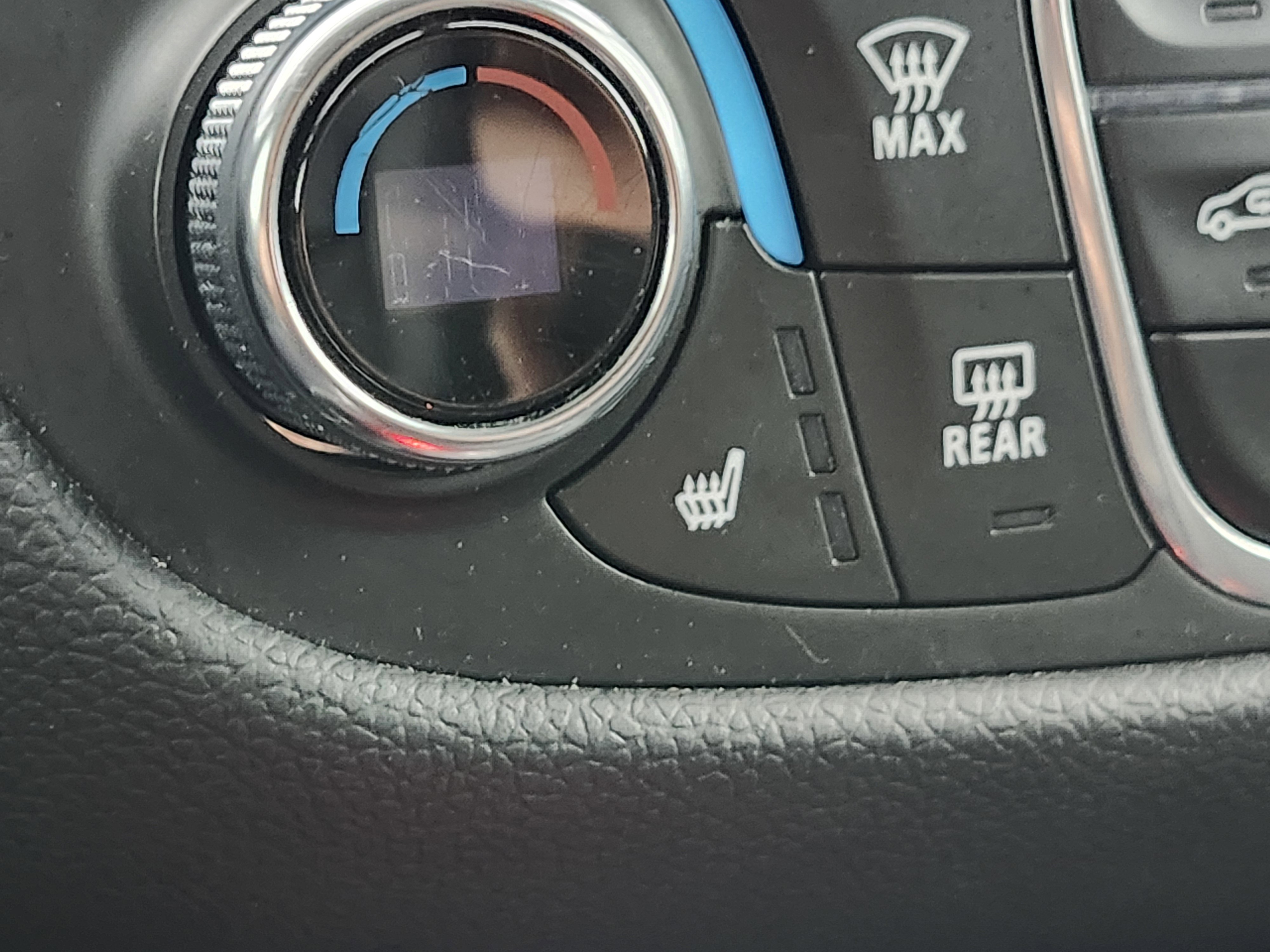 Used 2020 Chevrolet Equinox LT w/ Midnight Edition image 29