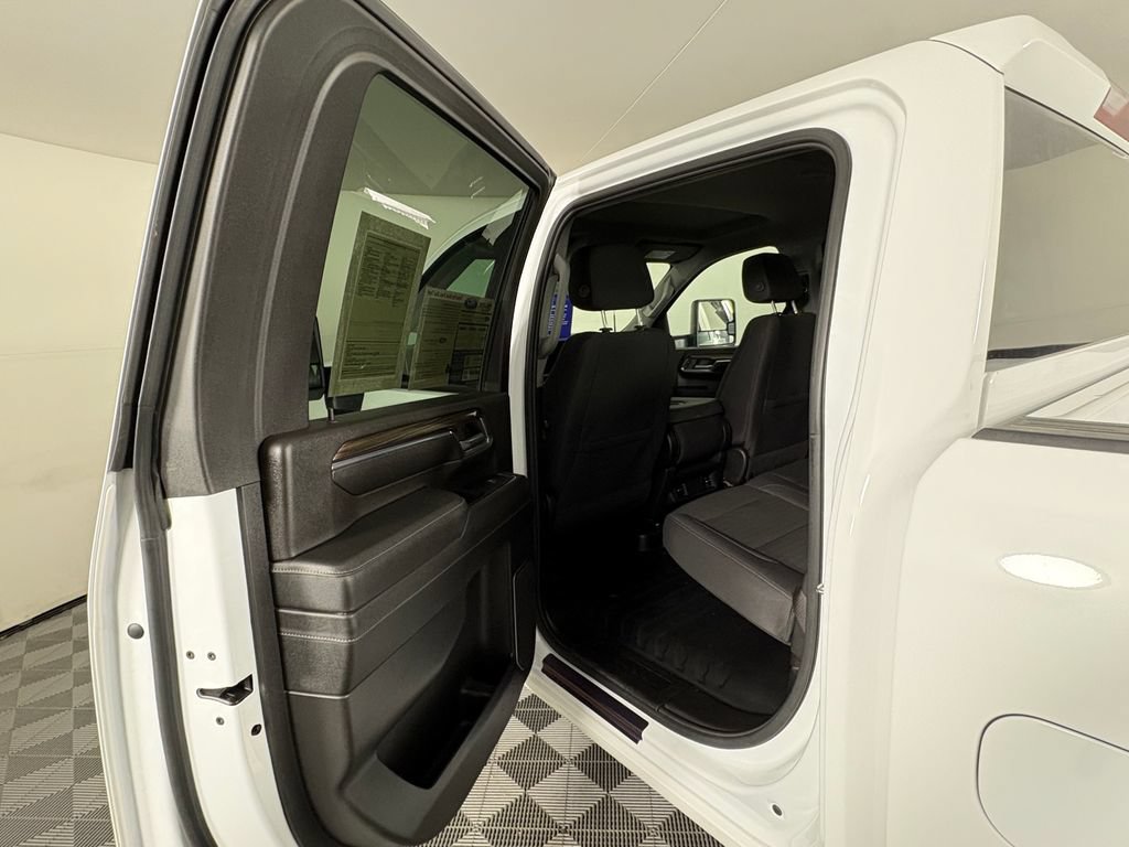 Used 2024 Chevrolet Silverado 3500 LT AWD/4WD image 23