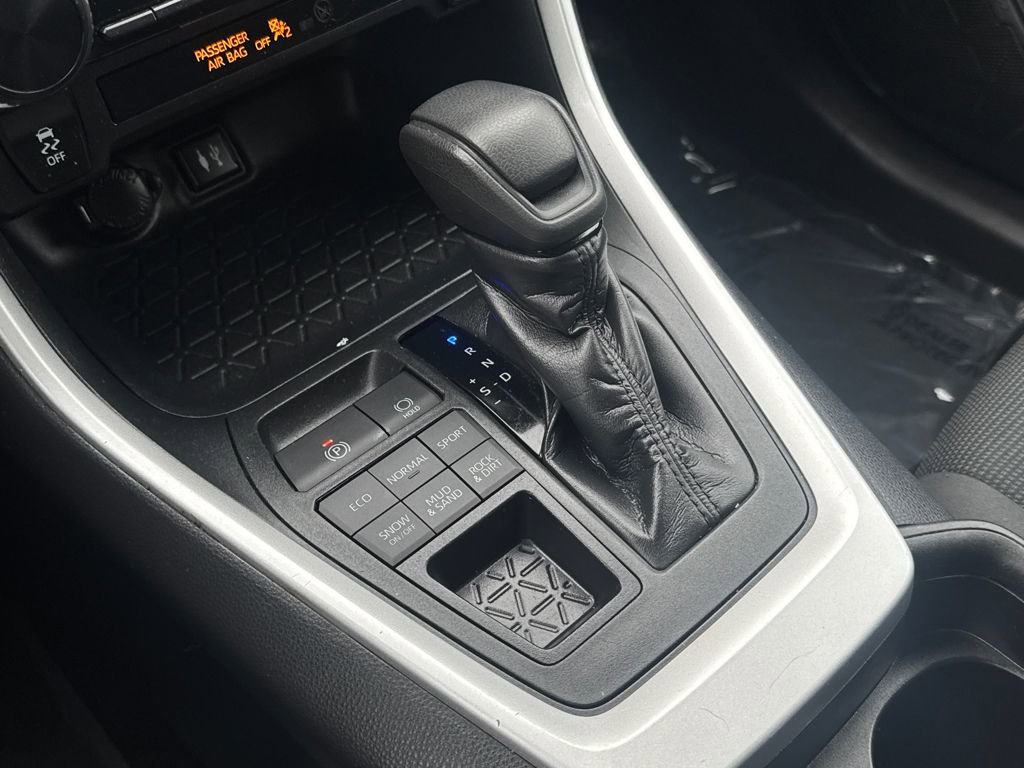 Used 2019 Toyota RAV4 LE w/ All Weather Liner Package image 25