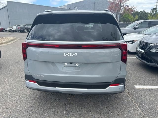 Certified 2025 Kia Carnival EX image 6