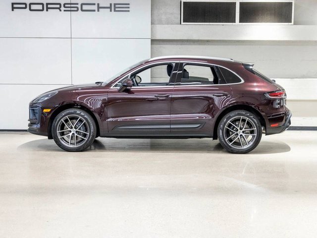 Used 2025 Porsche Macan image 2
