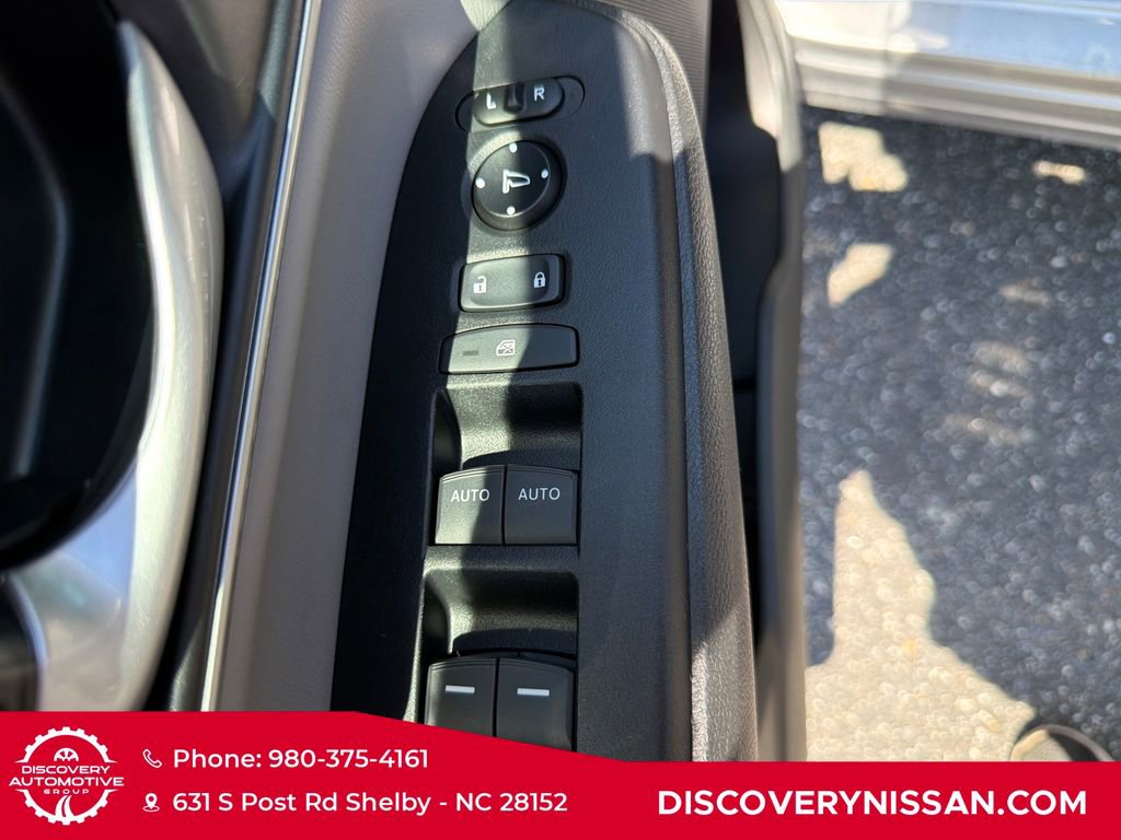 Used 2021 Honda CR-V Touring image 11