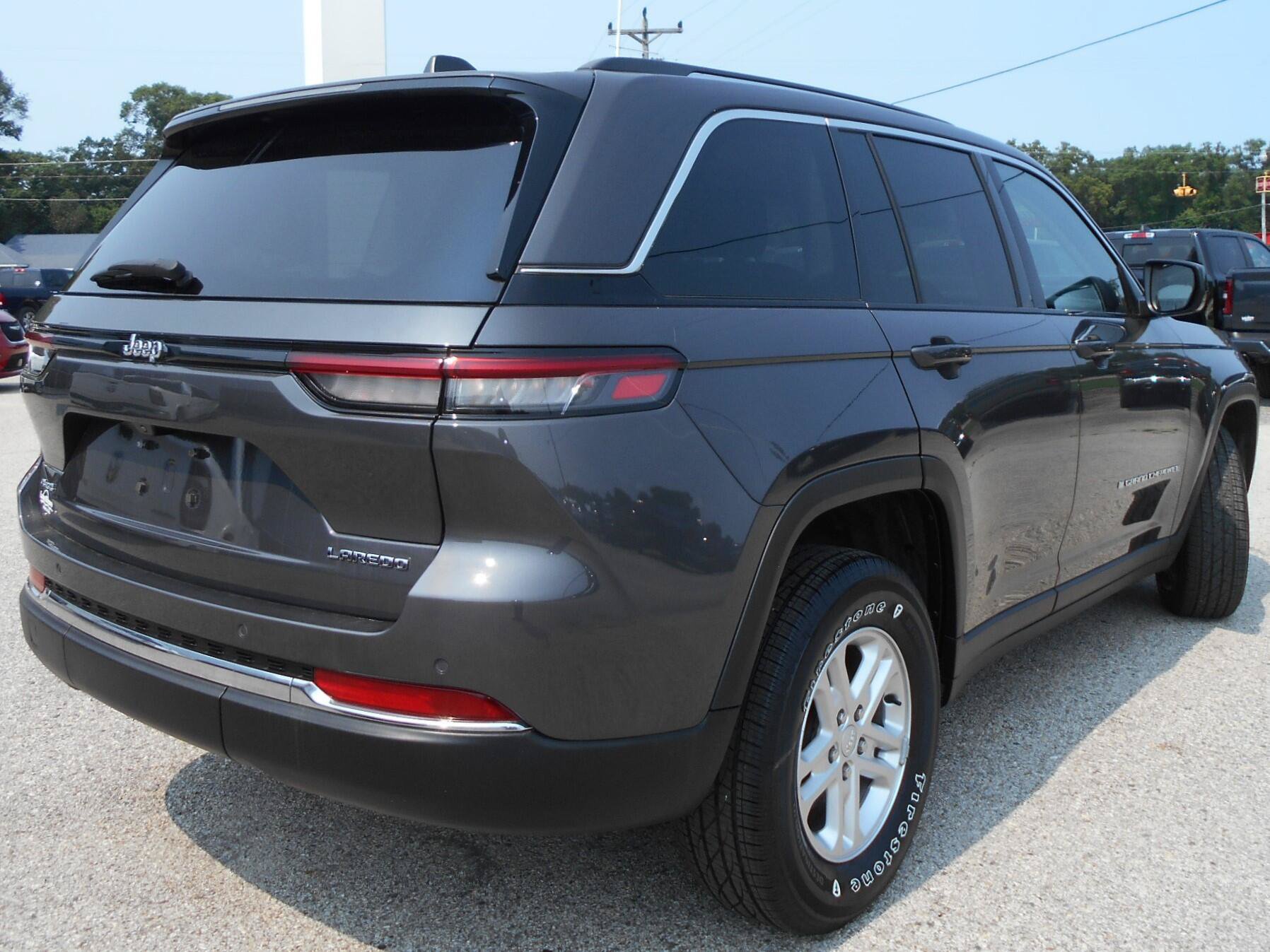 Certified 2023 Jeep Grand Cherokee Laredo w/ Luxury Tech Group I AWD/4WD image 27