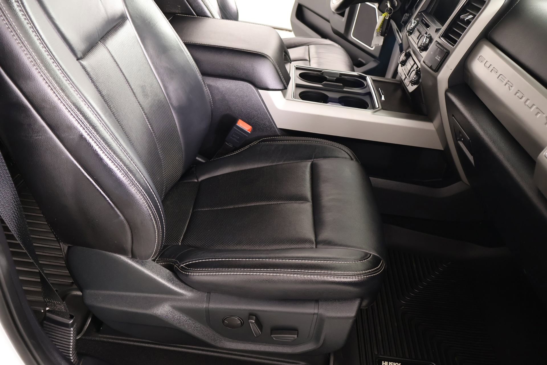 Used 2020 Ford F250 Lariat w/ Lariat Value Package AWD/4WD image 13