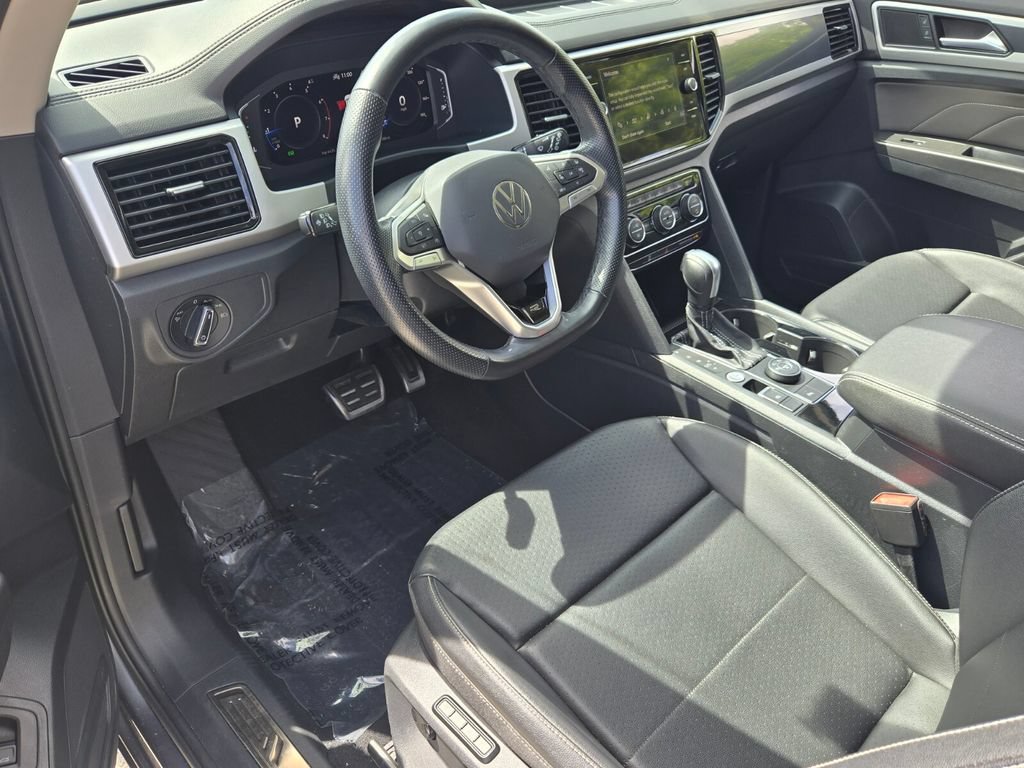 Certified 2023 Volkswagen Atlas SEL R-Line AWD/4WD image 11