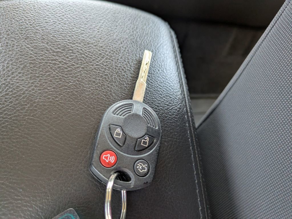 Used 2014 Ford Focus SE w/ SE Winter Package image 25