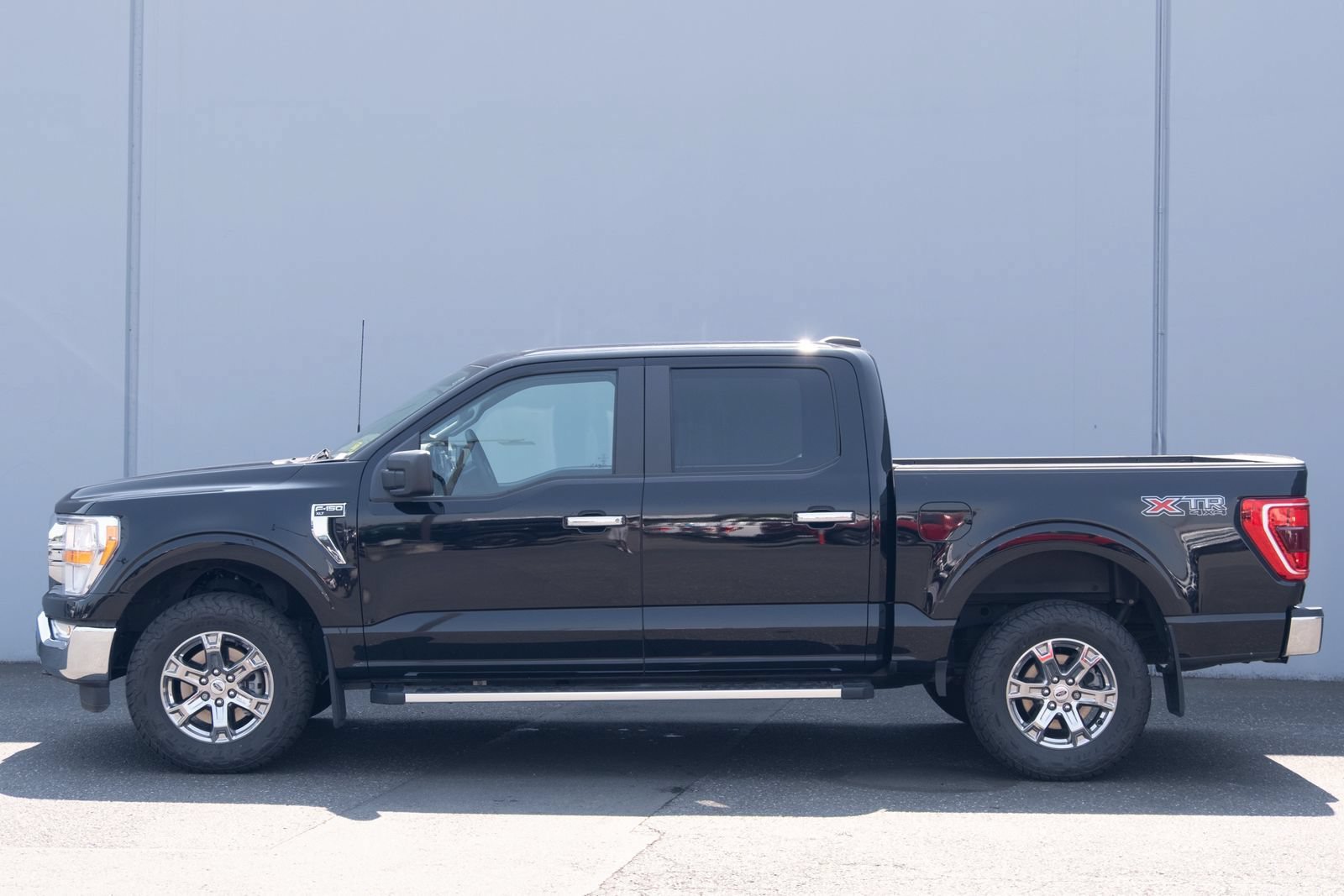 Used 2023 Ford F150 XLT w/ XTR Package AWD/4WD image 21