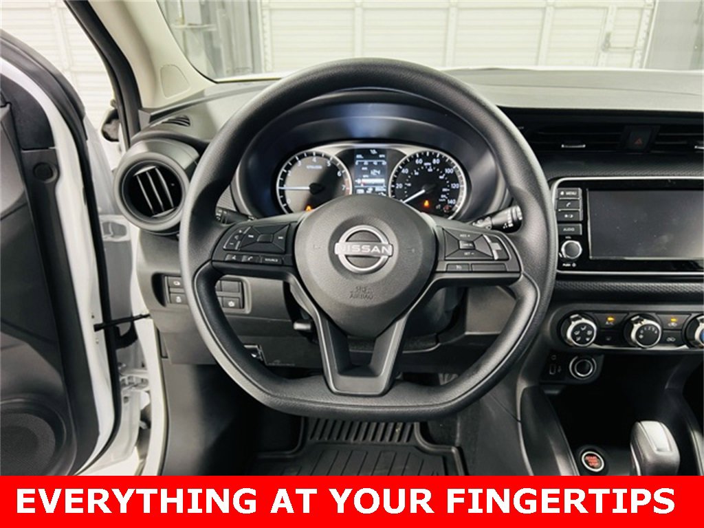 New 2025 Nissan Kicks Play S image 5