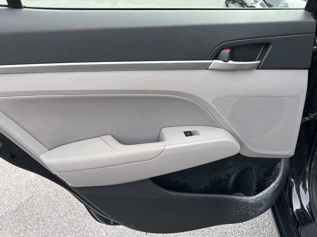 Used 2020 Hyundai Elantra SEL image 13
