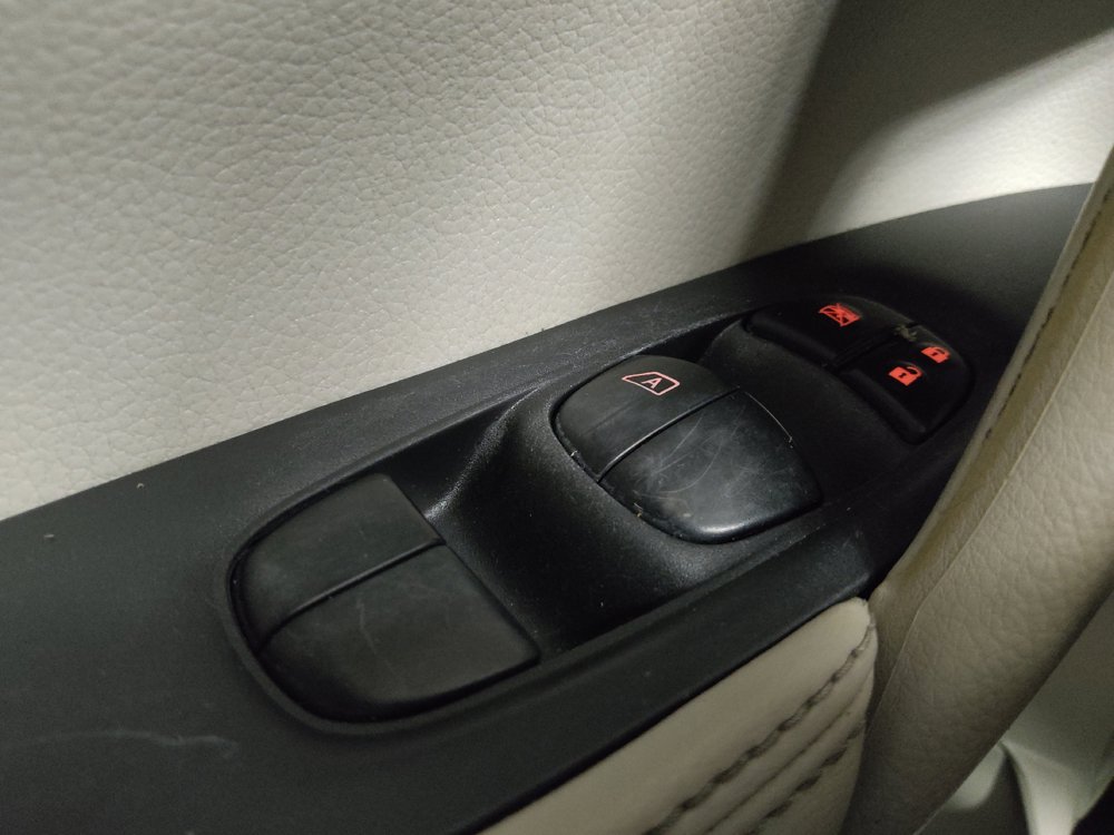 Used 2017 Nissan Rogue Sport S FWD image 27