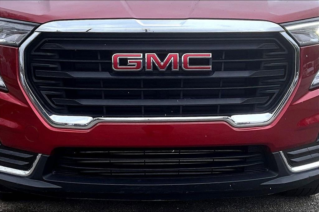 Used 2024 GMC Terrain SLE w/ Driver Convenience Package image 29