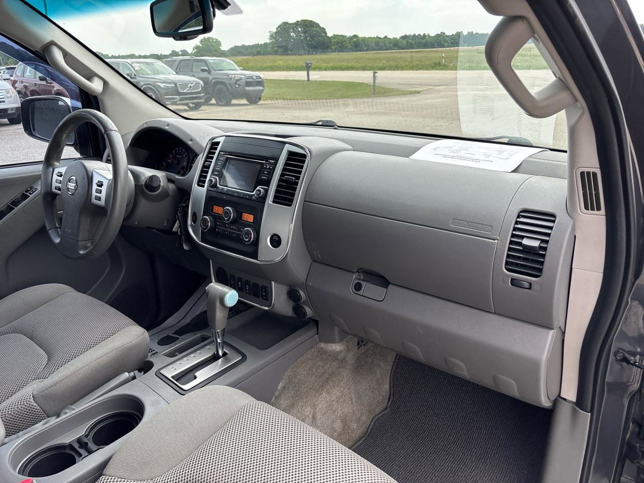 Used 2015 Nissan Frontier SV w/ SV Value Truck Package RWD image 24