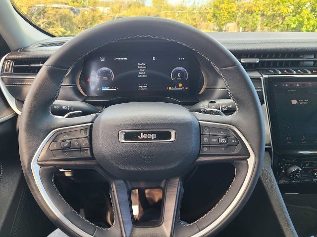 Used 2023 Jeep Grand Cherokee Limited AWD/4WD image 28