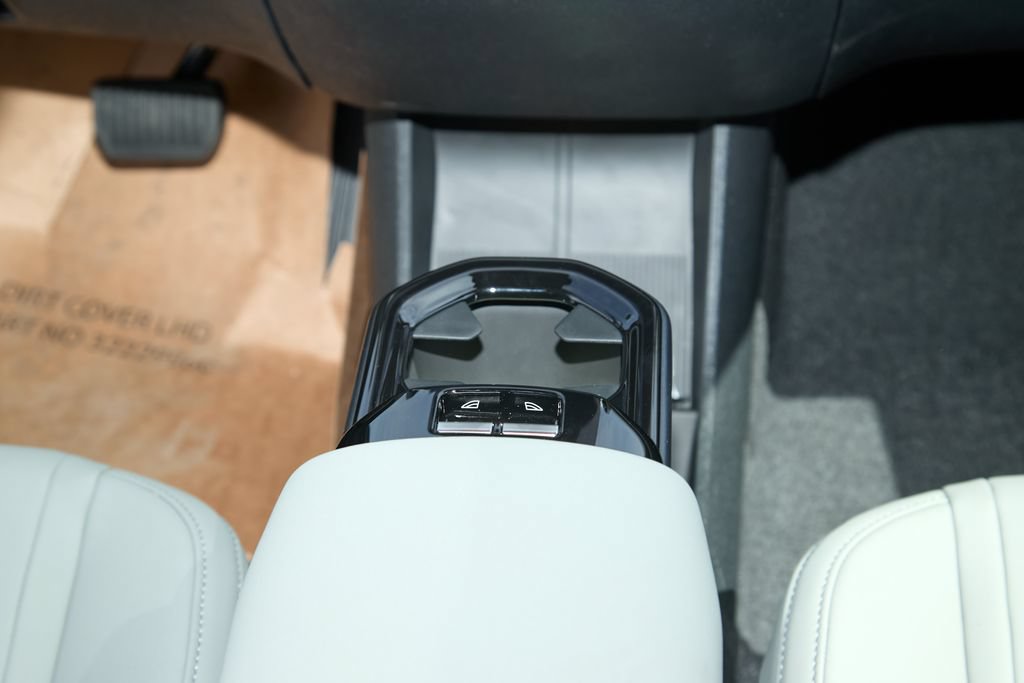 New 2026 Volvo EX30 Plus w/ Protection Package RWD image 26