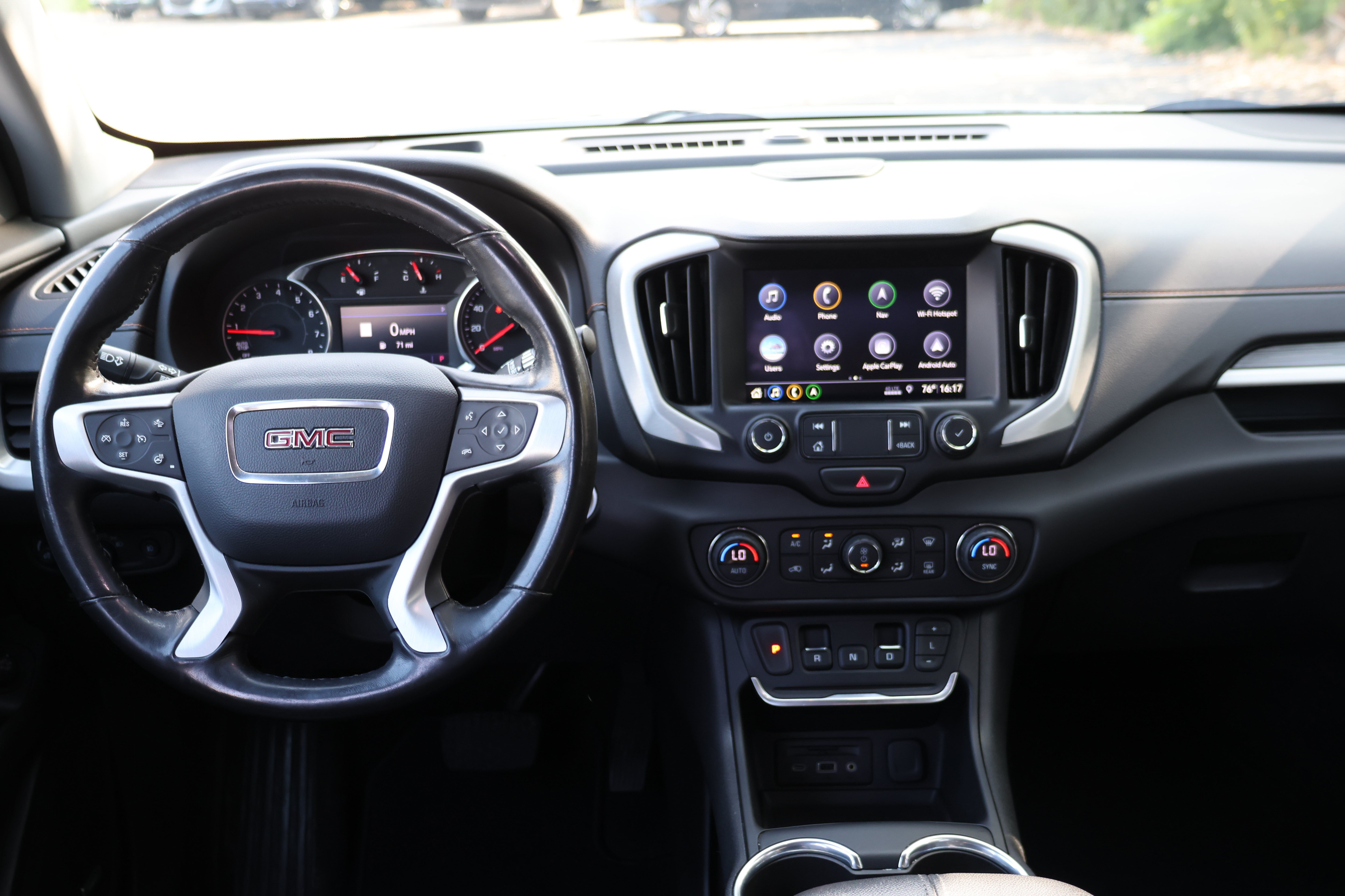 Used 2020 GMC Terrain SLT w/ Preferred Package AWD/4WD image 32
