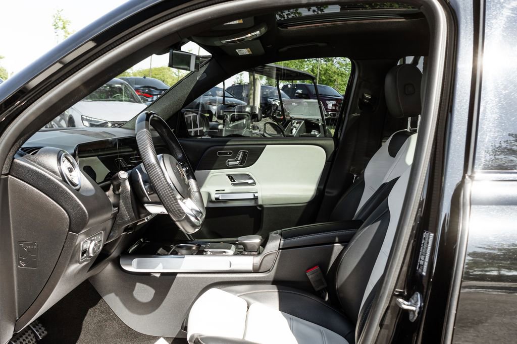 Used 2022 Mercedes-Benz GLB 35 AMG 4MATIC image 24