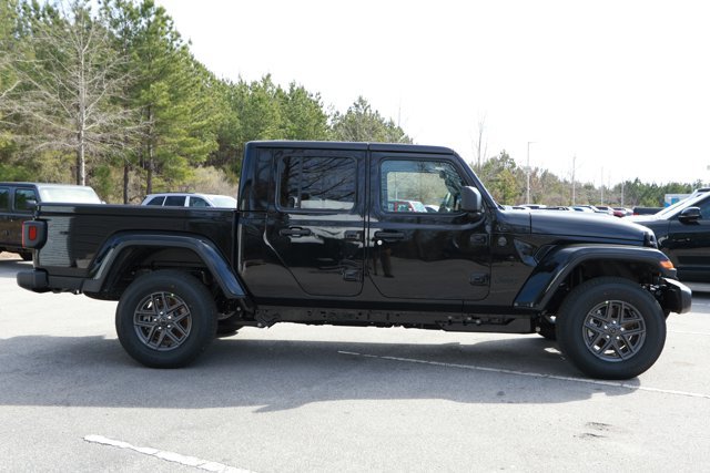 New 2026 Jeep Gladiator Sport image 4