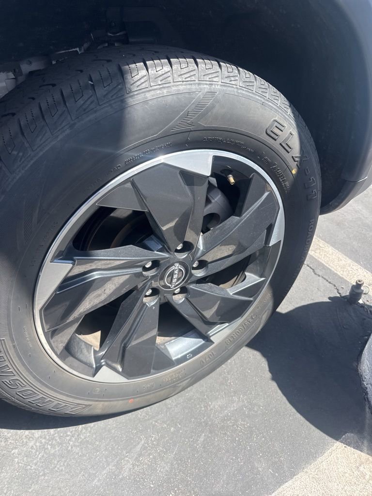 Certified 2024 Nissan Rogue SV FWD image 7