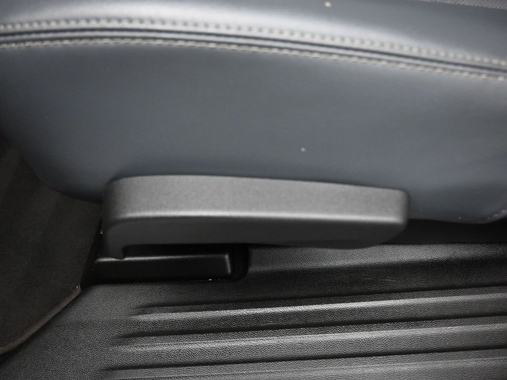 Used 2018 Buick Enclave Essence AWD/4WD image 33