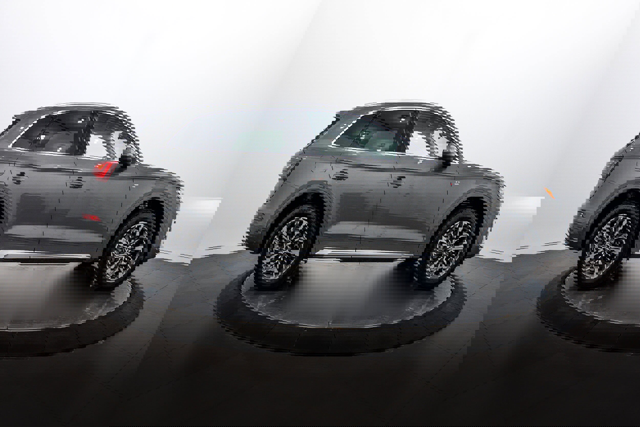 Certified 2023 Audi Q5 2.0T Premium Plus w/ Premium Plus Package image 3