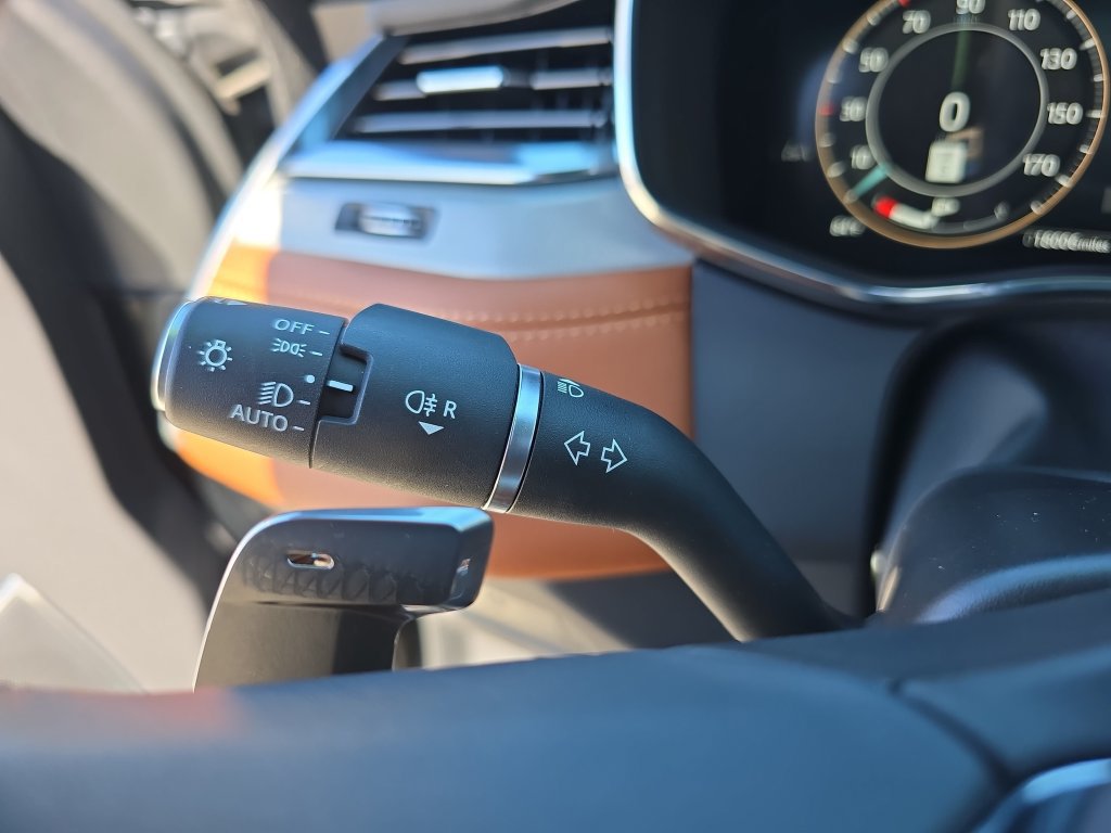 Certified 2025 Jaguar F-PACE R-Dynamic S AWD/4WD image 26