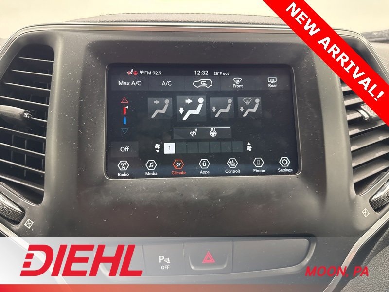 Used 2019 Jeep Cherokee Latitude Plus w/ Cold Weather Group image 25