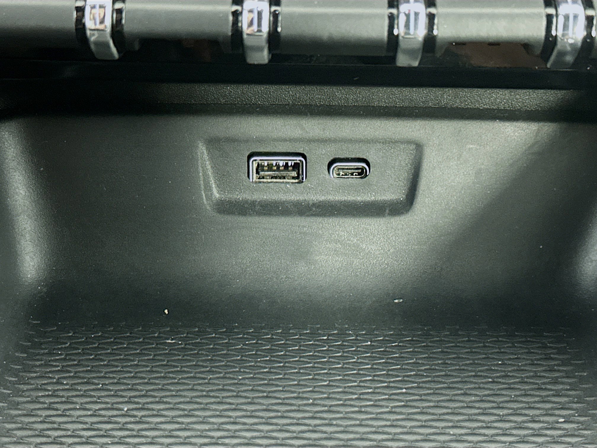 Used 2025 GMC Terrain Elevation image 26