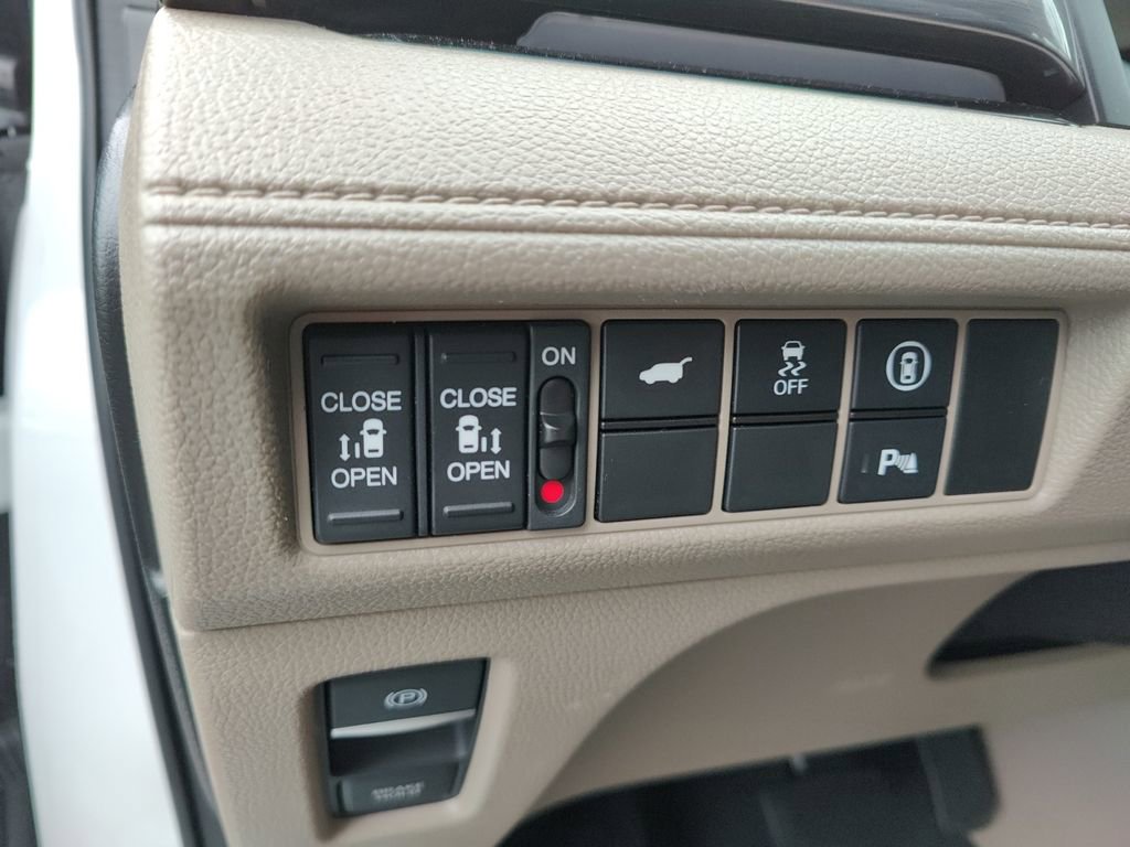 Used 2022 Honda Odyssey Elite image 32