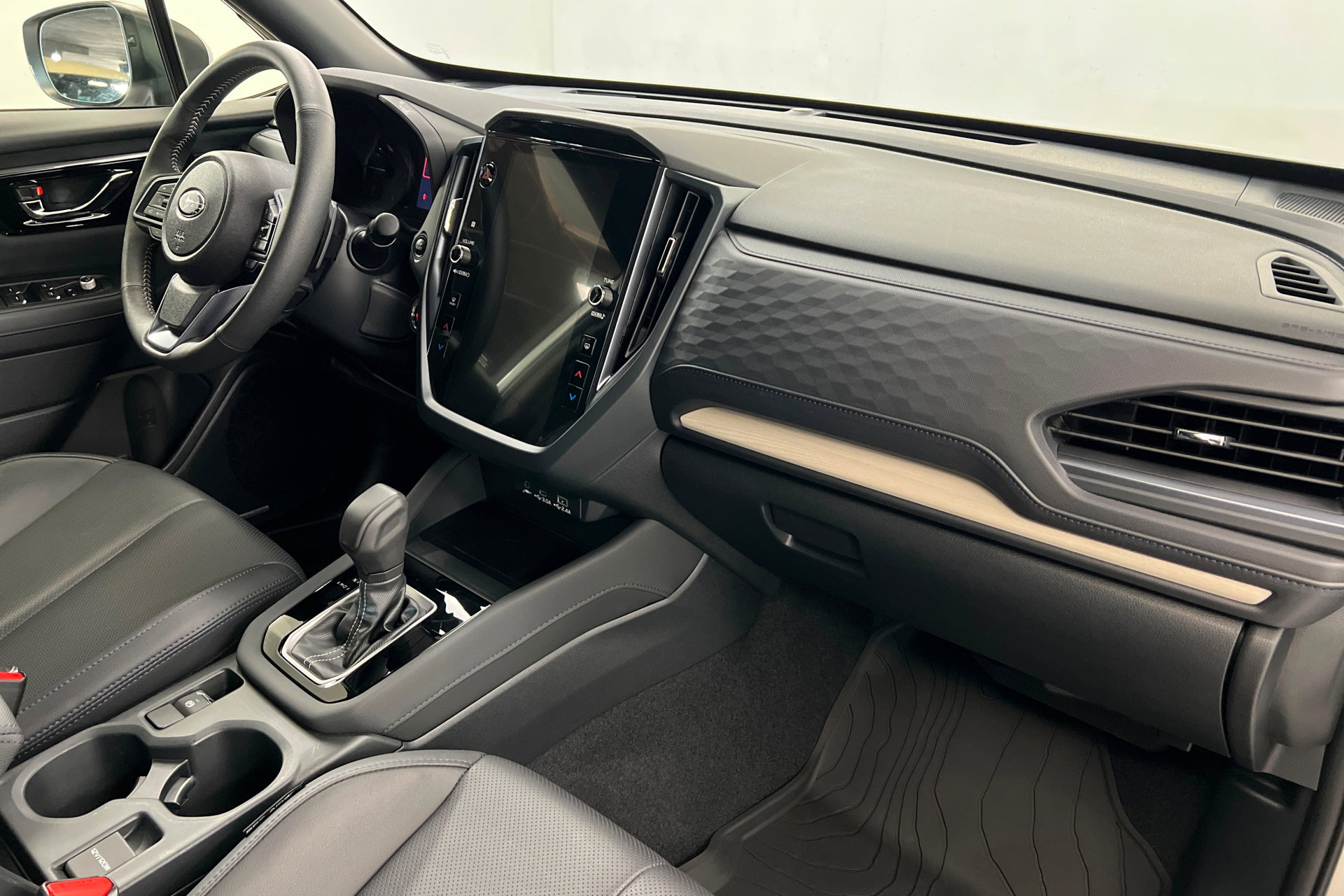 Used 2025 Subaru Forester Limited image 20