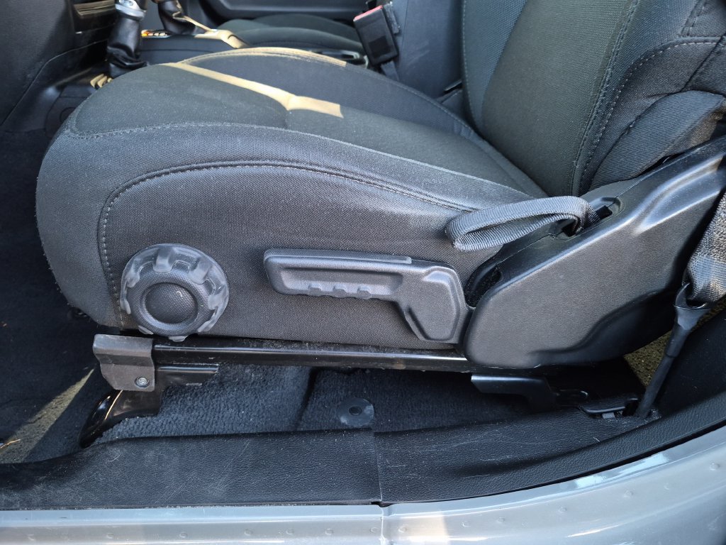 Used 2021 Jeep Wrangler Sport AWD/4WD image 14